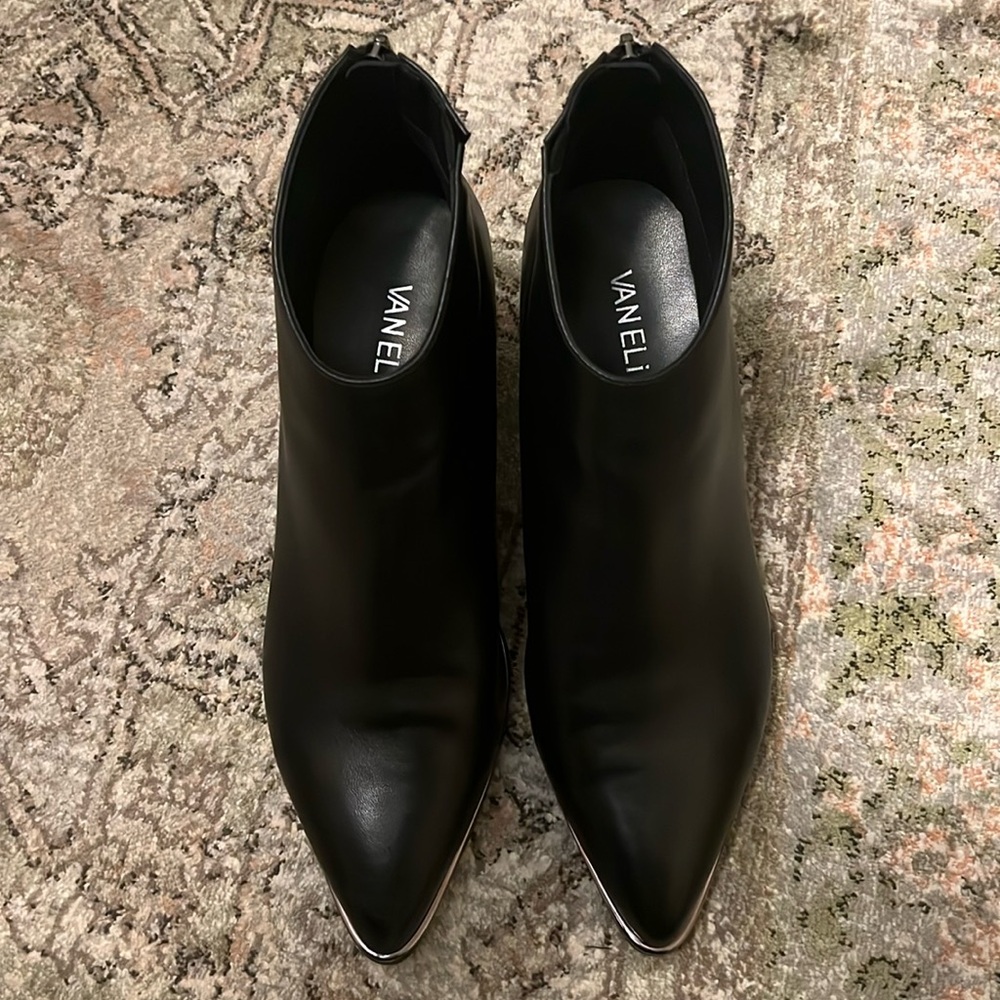 Black Van Eli bootie with 2in heel